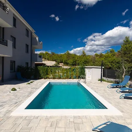 Patrick With Private Pool