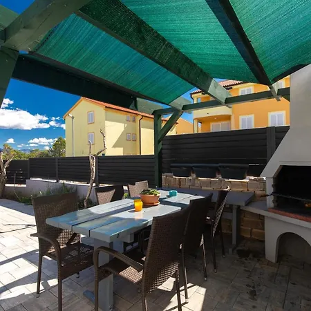 Patrick With Private Pool Čižići