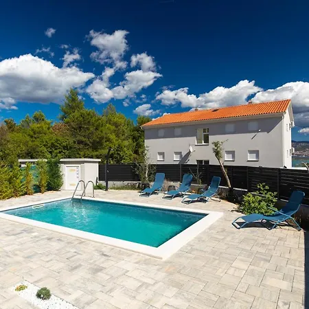 Patrick With Private Pool *