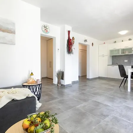 Patrick With Private Pool * Cizici