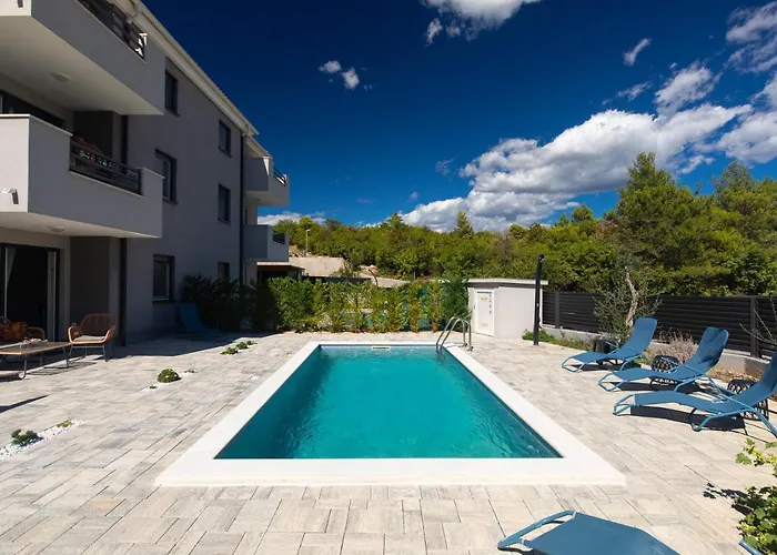 Patrick With Private Pool