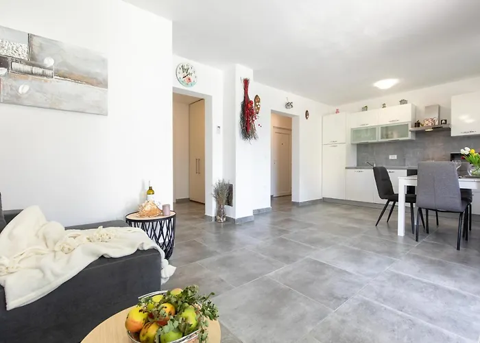 Patrick With Private Pool * Cizici