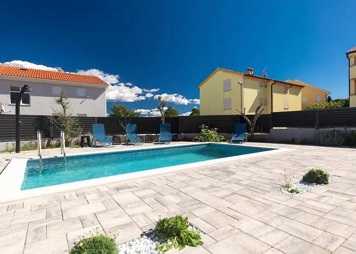 Apartman Patrick With Private Pool