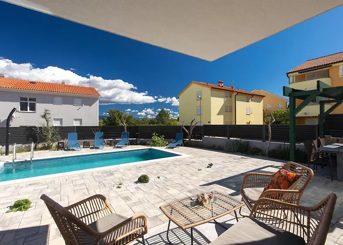 Patrick With Private Pool Apartman