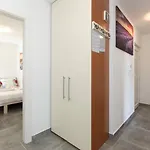 Apartment Patrick With Private Pool Čižići